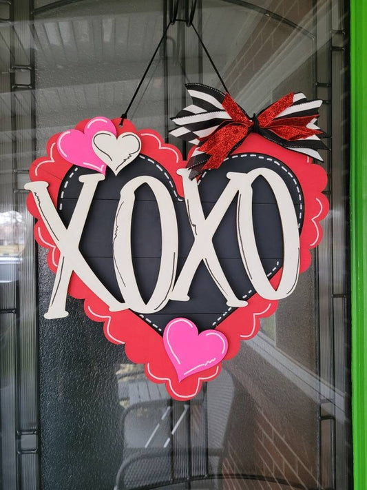 XOXO Valentine Door Hanger